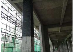 框架柱粘貼碳纖維布加固
